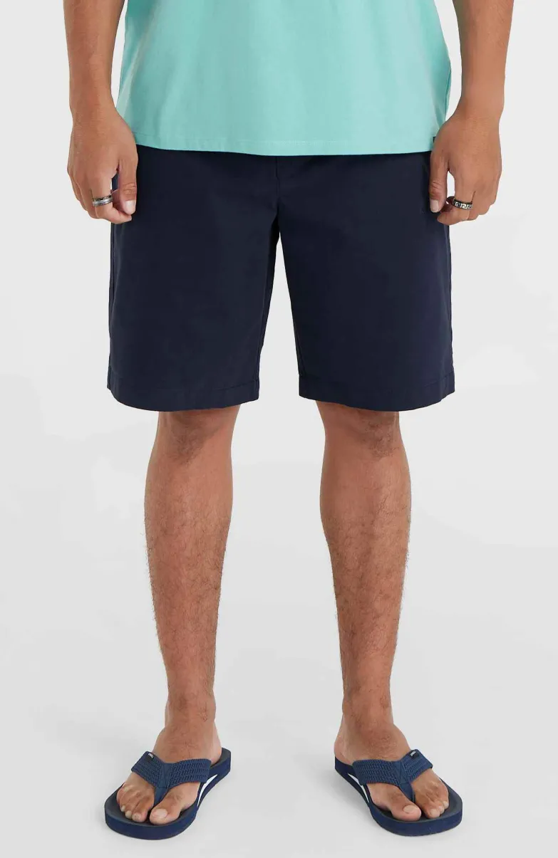 Essentials Chinoshort | Outer Space